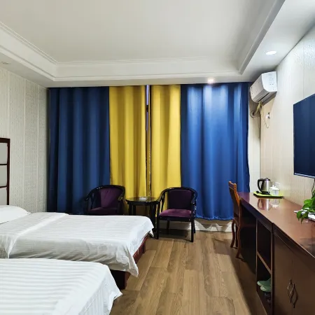 Urad Zhongqi Huawen Business Hotel