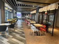 โรงแรมอัจฉริยะเฟรนด์ชิพ (ไทม์สแควร์) - พร้อมอาหารเช้า
