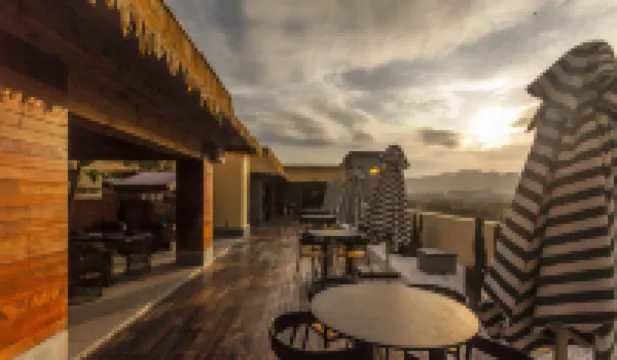Xianju Perfect Designer Hotel (Shenxianju Bayberry Wuyue Square Branch)