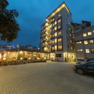 HOTEL MUDITA AND APARTMENT PVT.LTD. アーリャガート周辺のホテル