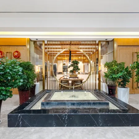 Yueju Hotel (Xinyang High-speed Railway East Station Daxin Plaza)