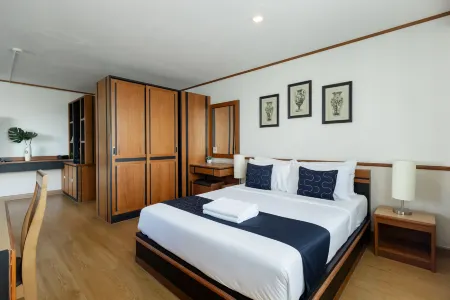 Nature Boutique Hotel Ratchayothin Отели рядом с достопримечательностью «Wat Suan Mokkh»