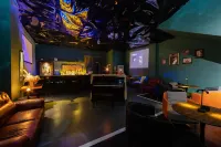 โรงแรมปูหยวี่ซานจู สาขา สวนหยวนซาน อี้ชุน - ที่มีบาร์