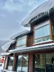Lanxinmeng Gun Xueyin Wild Luxury Hotel (China Xuexiang Xueyun Main Street Branch)