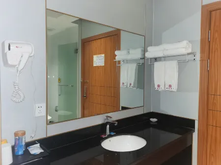 Meicheng Huatian Holiday Hotel Отели рядом с достопримечательностью «Chama Ancient Path Scenic Area»