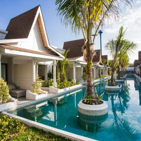 Lalynn Resort & Villas, Phuket Отели рядом с достопримечательностью «Ват Си Сунтхон»