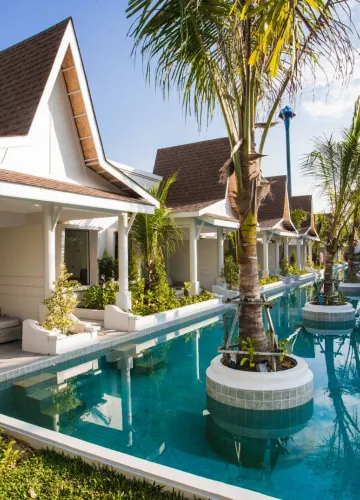 ห้องแฟมมิลี่ดีลักซ์พร้อมทางเข้าไปยังสระว่ายน้ำ