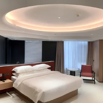 Longlin Chengfei Boyue Hotel