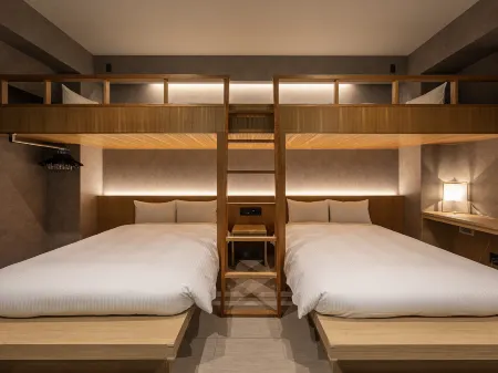 LACER OKINAWA NAHA TOMARIPORT