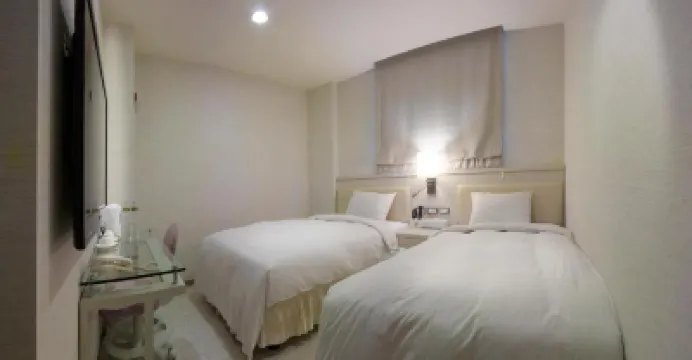 Shihlin Metro Yes Hotels near Chiang Kai-Shek Shilin Residence