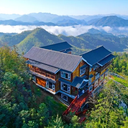 Homestays in Baihuazhai Scenic Area
