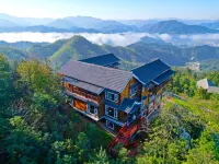 Homestays in Baihuazhai Scenic Area