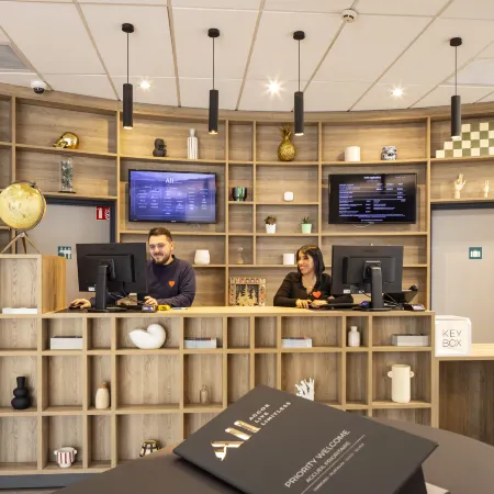 Ibis Marseille Centre Euroméd Отели рядом с достопримечательностью «Район Ла-Корниш»