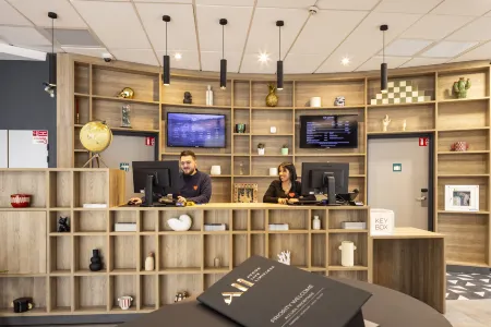 Ibis Marseille Centre Euroméd Отели в г. Буше-дю-Рон