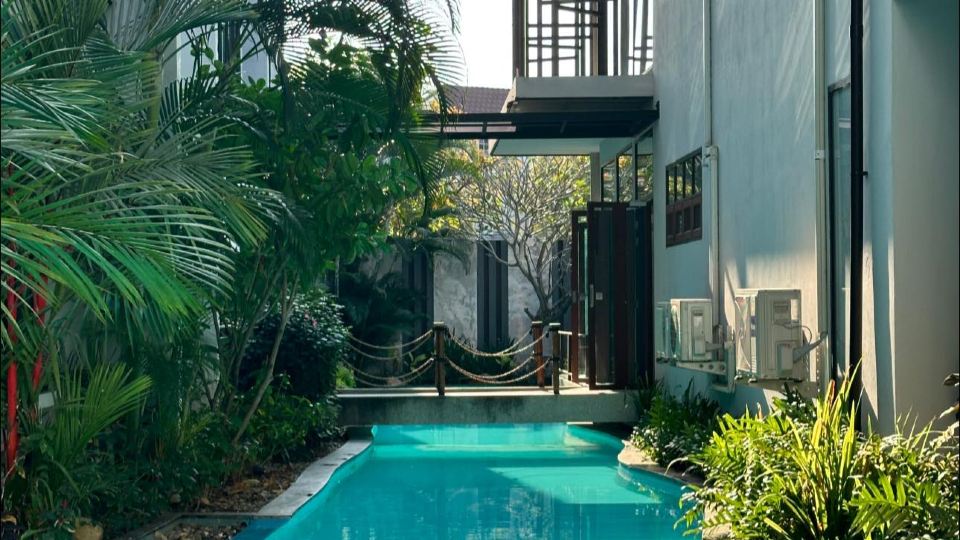 โรงแรมนายญ่า