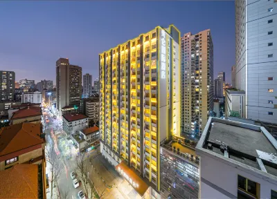 Meiyue Yunjing LOFT Homestay (Wuhan Zhongnan Road Subway Station Branch) 후베이 수자원 보존 전문기술학교 (난후 캠퍼스) 주변 호텔