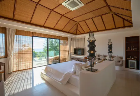 The Royal Sands Koh Rong Отели рядом с достопримечательностью «Као Тауч Бич»