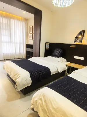 Homestays Hotels near Peach Blossom Valley
