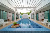 Golden Pool Villa Hotel di Phuket