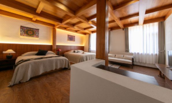 Shangri LaManshe Oxygen Supply Homestay