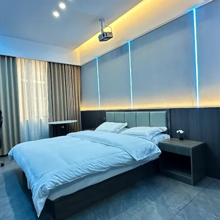 725 Esports Hotel