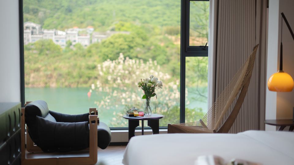 Mountain Echo River View Resort Homestay (Chenzhou Zixing Dongjiang Lake Branch)