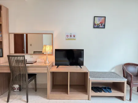 True Go Hotel（[Brand Name] - Royal Palace Branch (Phnom Penh)） Отели рядом со станцией PP Railway Station