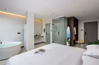 Longsheng Township Wild Folk Accommodation (Xishan Shaole No.1 Viewing Platform Store)