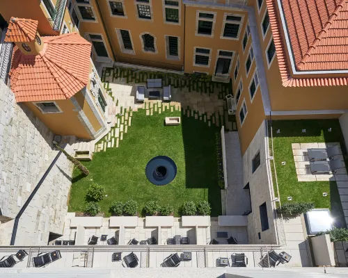 PortoBay Flores Hotels near Praca dos Leoes