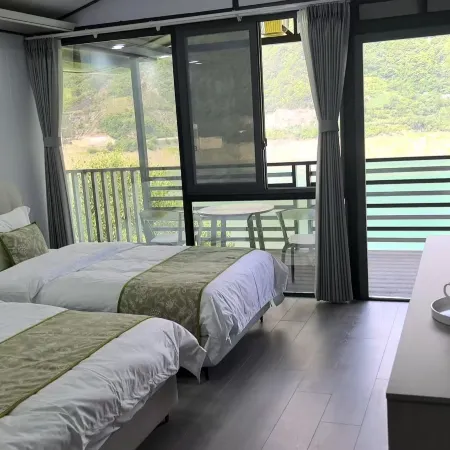 Baoxing Wuhu View Inn