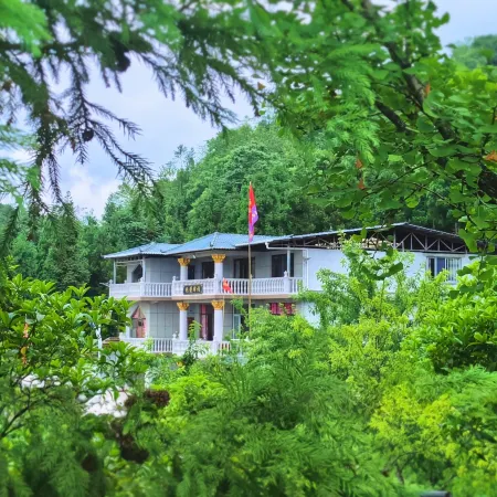 Juebi Inn (Chaodongyan Cliff Walkway)