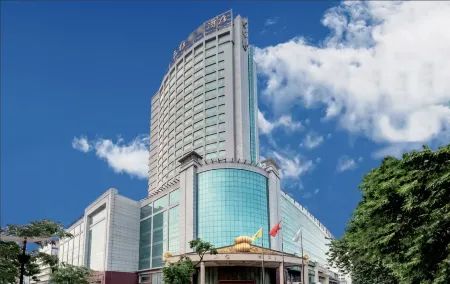 Days Hotel & Suites by Wyndham Jiaozuo Отели рядом с достопримечательностью «Jiaozuo University»