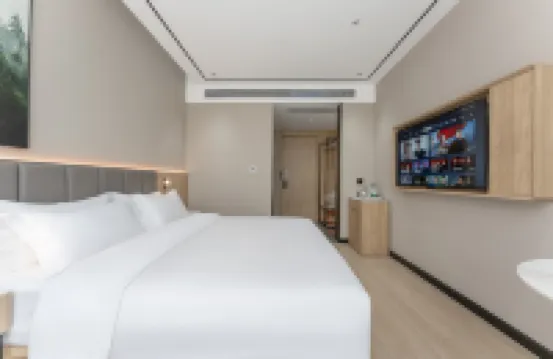 Berna Hotel (Kashi Second Middle School Xiaylan Wetland Park Branch)