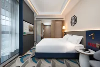 Guiyang North Railway Station West Square Madison Hotel