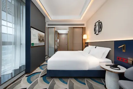 Guiyang North Railway Station Meilun Hotel Отели рядом с достопримечательностью «Jiaxiu Square Public Lavatory»