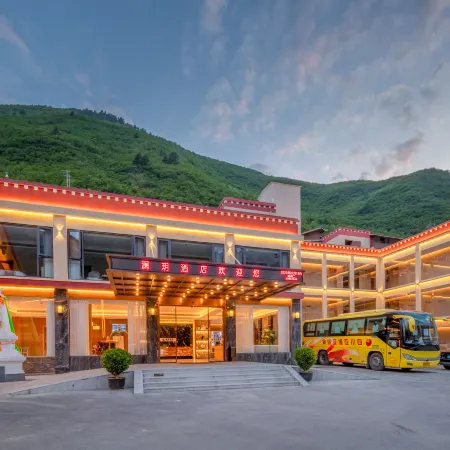 Lanyue Hotel