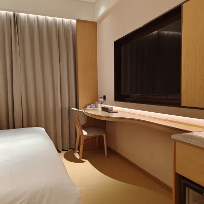 Hunchun Mingjia Hotel (Hunchun Shopping Center Seafood Street)