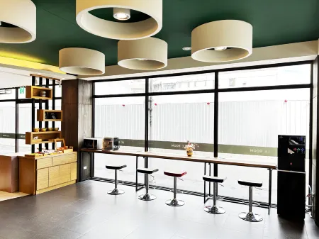 Le Room Hotel Ximen Kangding Taipei Отели рядом с достопримечательностью «Shi Lin Ci Cheng Gong»