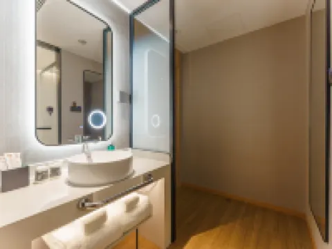 Magnotel Hotel (Jinzhou Linghai Jiuhuashan Park) Hotels in Linghai