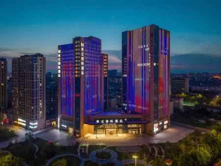 GRAND MADISON WEIFANG HOTEL Отели рядом с достопримечательностью «Weichai University»