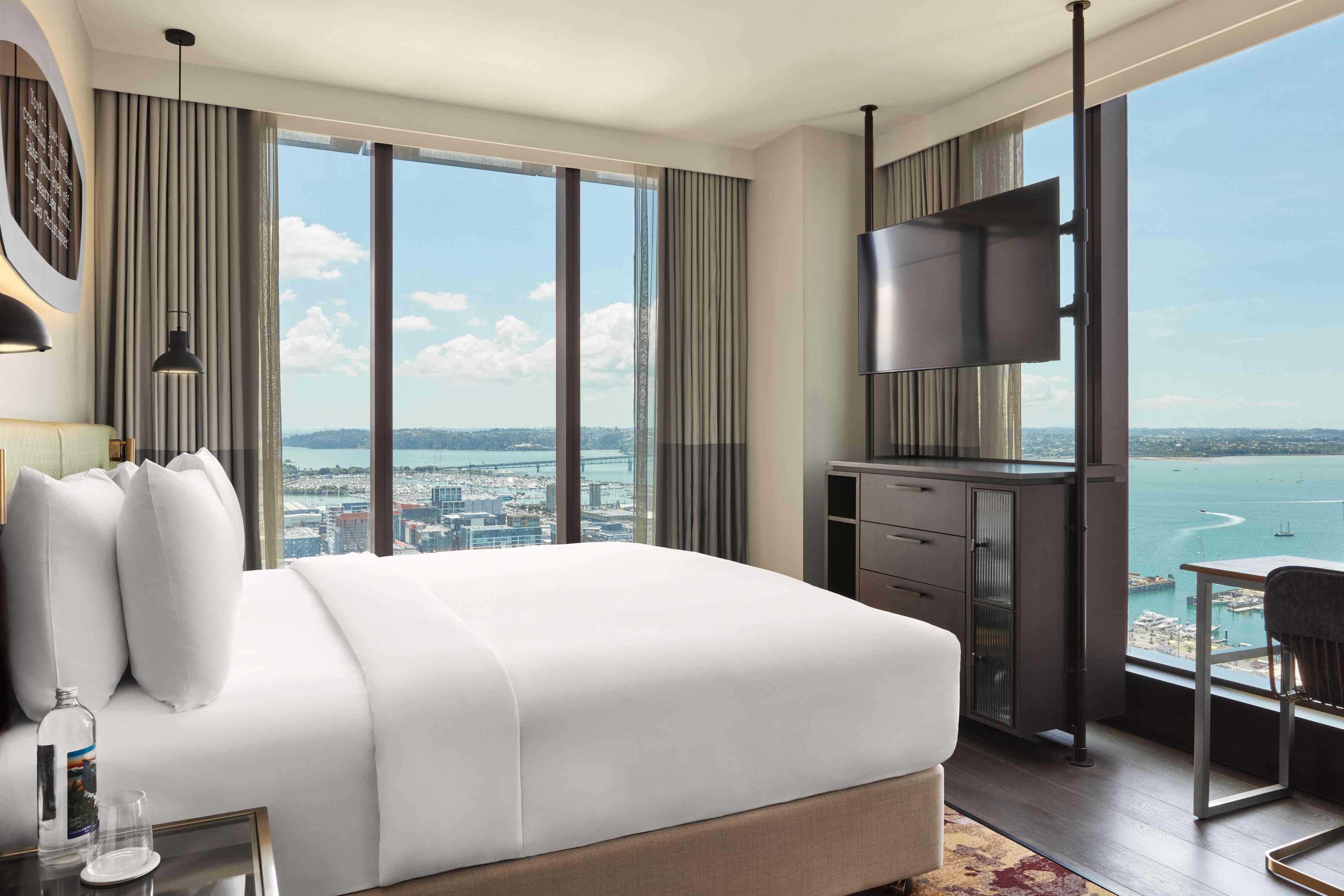 Hotel Indigo Auckland Over view