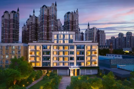 Pofei Hotel (Chengdu Exhibition Center Huayang Subway Station Ocean Park) Отели рядом с достопримечательностью «Singapore-Sichuan Hi-Tech Innovation Park»