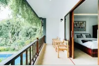 Tinggian Hill Retreat Hotel dekat Pasih Uug Beach