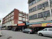 Lings Airbnb Hotels in Kuching Division