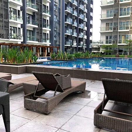 81 Newport Boulevard across NAIA T3 Airport
