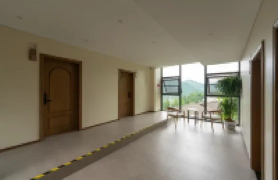 BAOHE Hotel· A Lakeside Private Hot Spring Retreat