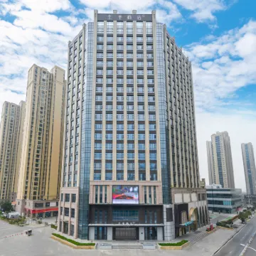 全季酒店（武漢白沙洲龍湖天街店） 鄰近马湖的酒店