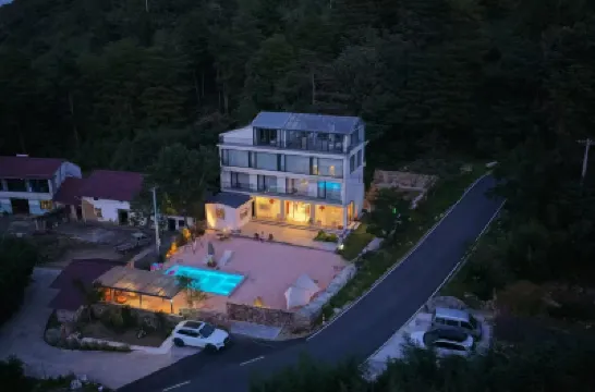 Xiaowa's family wild luxury party group building parent-child homestay Hotels near Longwang Mountain Top