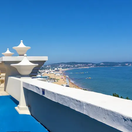 Hilton Dalian Golden Pebble Beach Resort