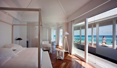 Diamonds Athuruga Maldives Resort & SPA Отели в г. Кандхолуду